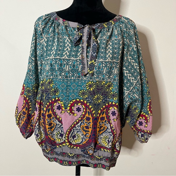 Umgee Women’s Paisley Print Long Sleeve Cold‎ Shoulder Top Sz L - Picture 1 of 12